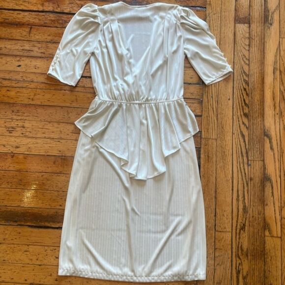 Joni‎ Blair of California Vintage Peplum Wrap Dress Cream Colored Size 5 - Picture 2 of 3